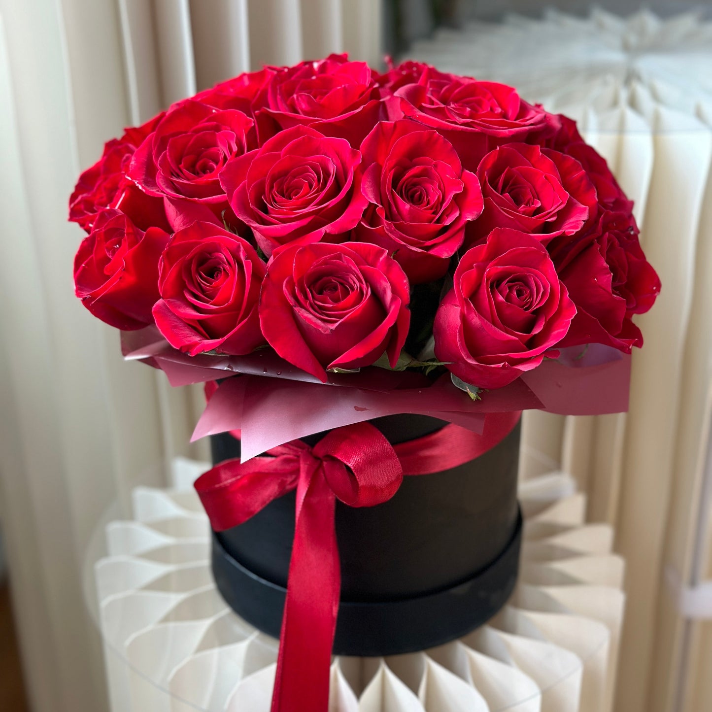 Eternal Love -Red Roses in a hatbox