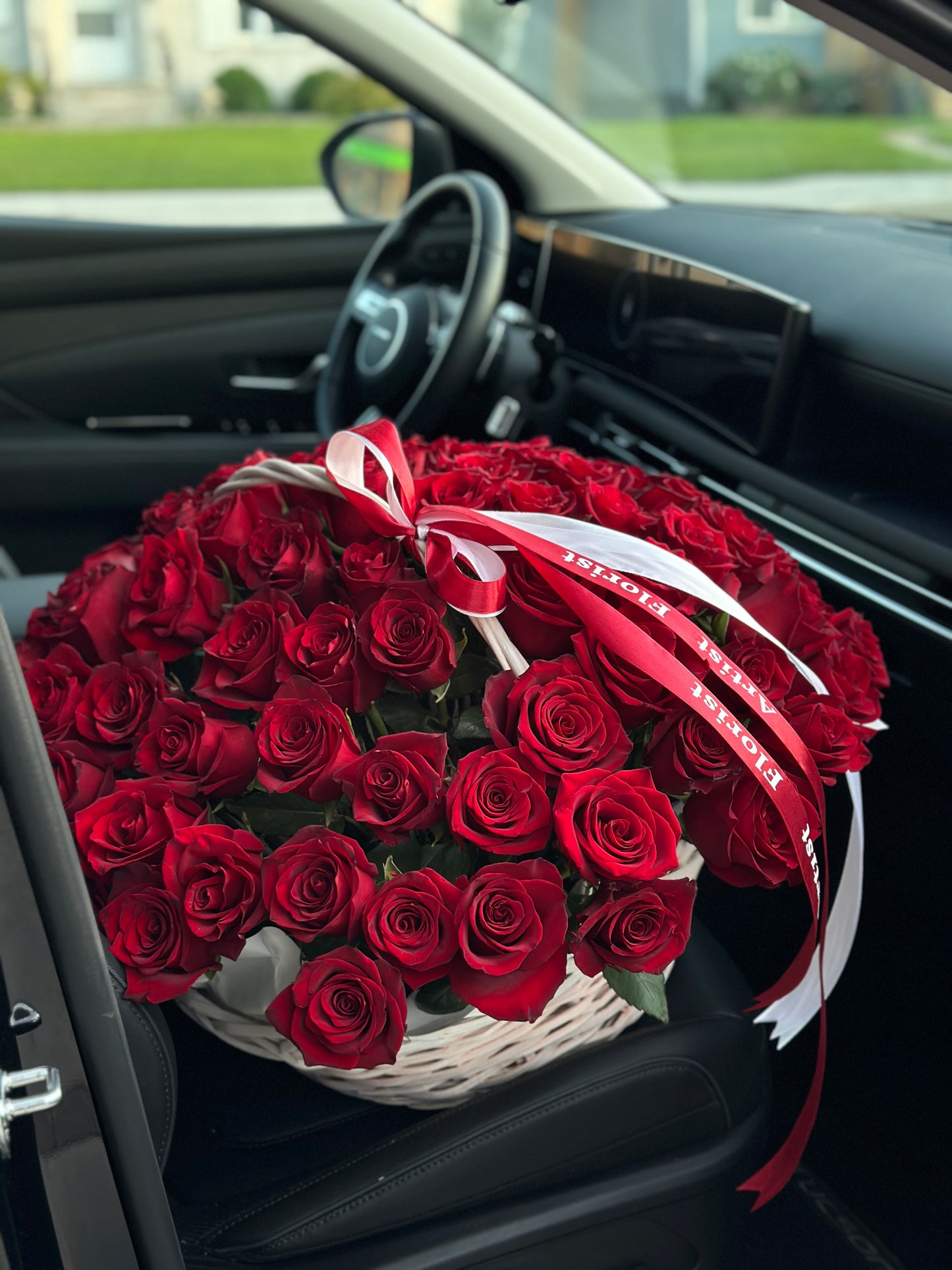 100 Red Roses in Basket – Luxury Romantic Flowers | Winnipeg Delivery