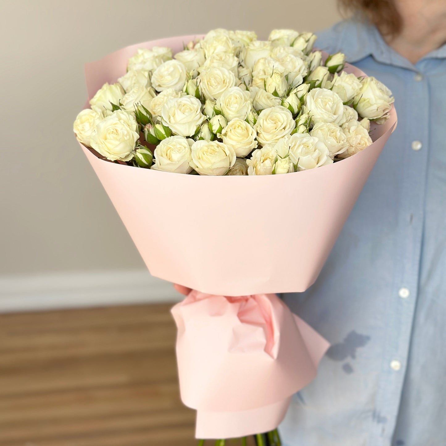 Snowflake- Bouquet of 9 stems spray roses