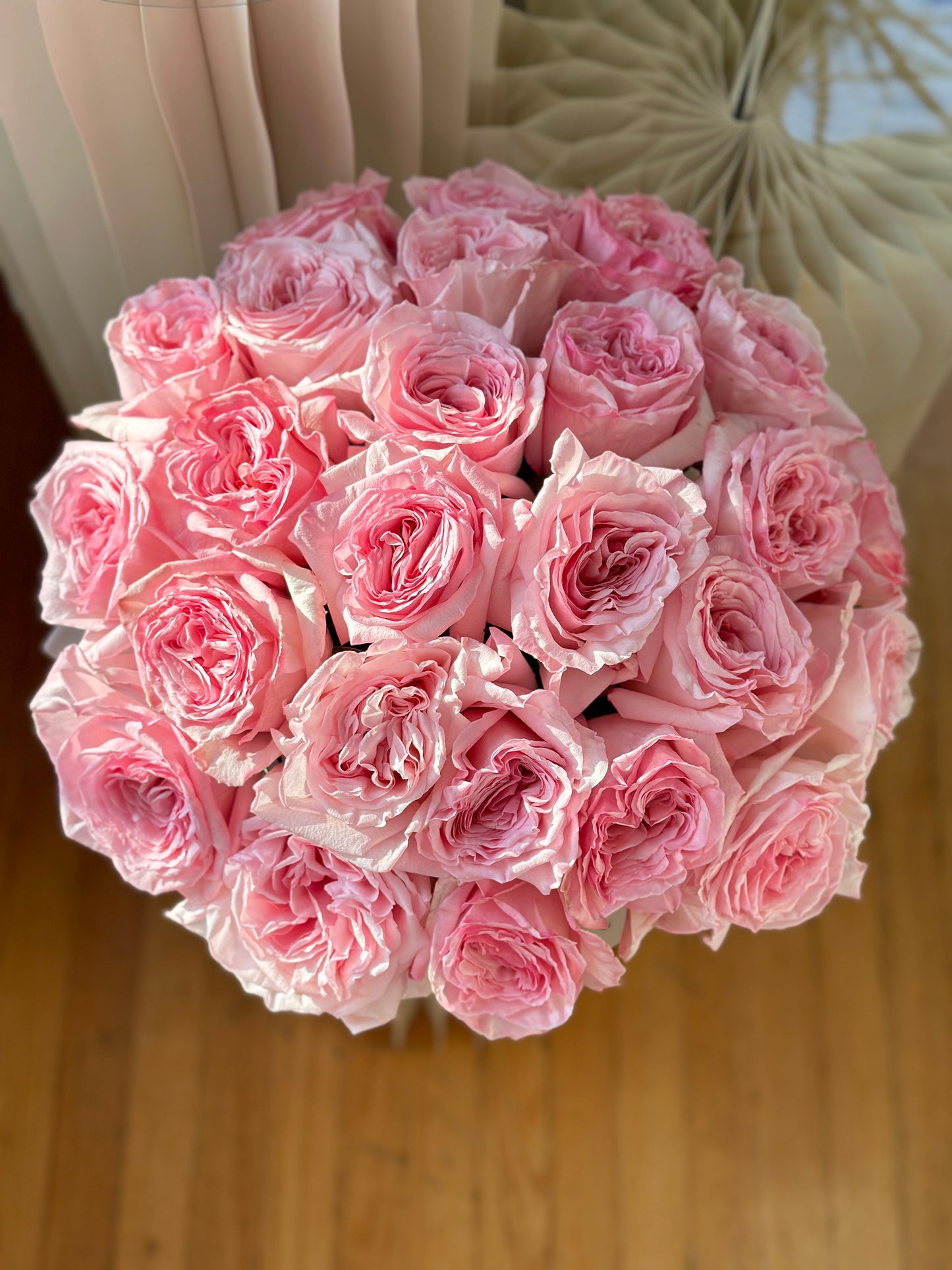 Arrangement of 25 garden roses Pink O’Hara