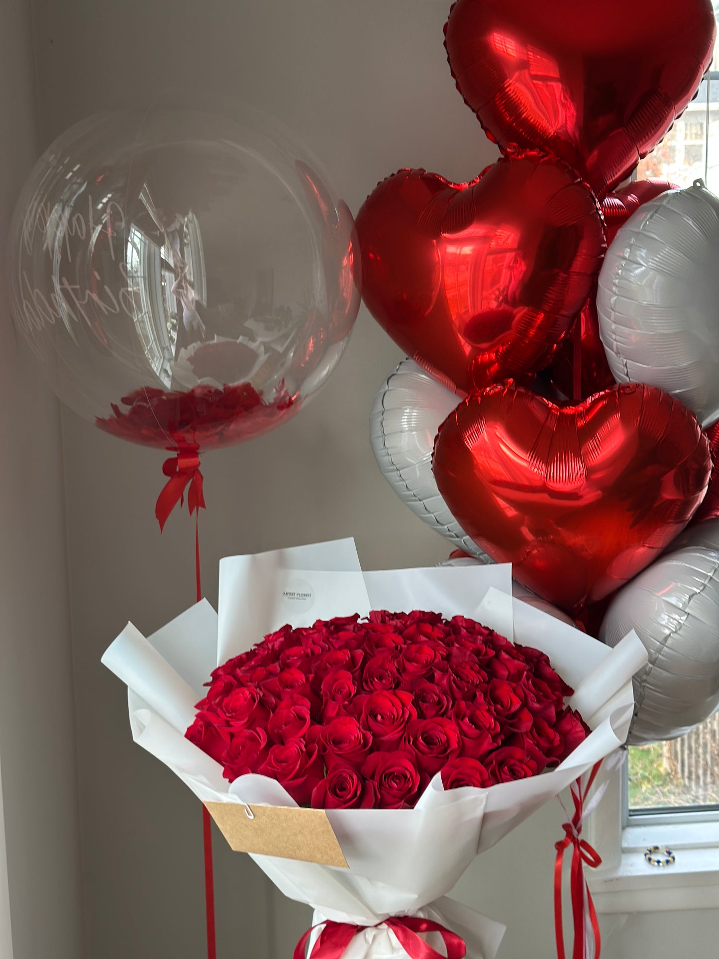 Romantic Gift Set 50 red roses & Balloons