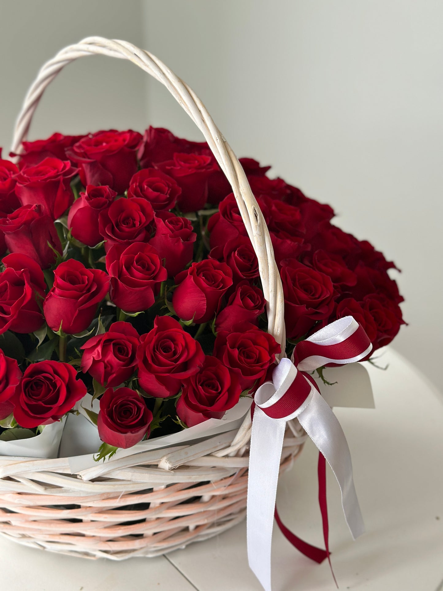 100 Red Roses in Basket – Luxury Romantic Flowers | Winnipeg Delivery