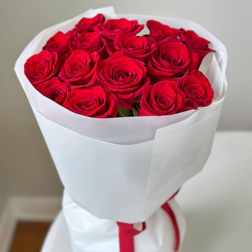 15 Premium Red Roses Bouquet