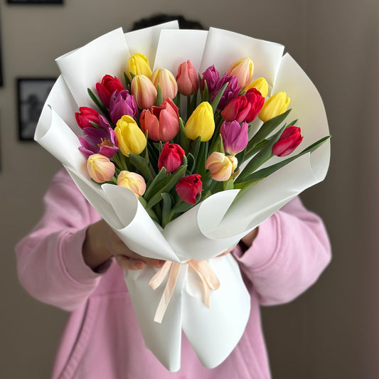 Bouquet of 25 mixed fresh tulips