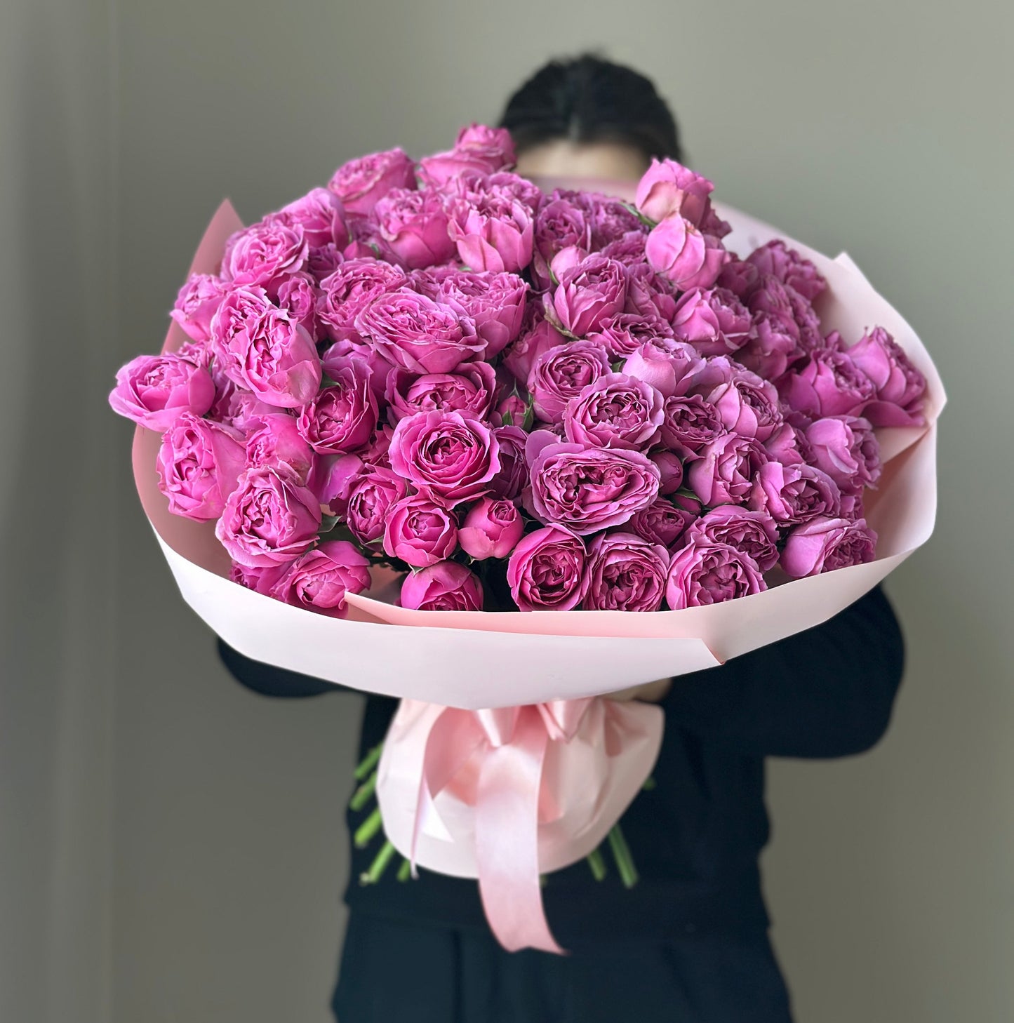 25 Stem Garden Spray Roses Bouquet | Peony-Style Roses in Winnipeg
