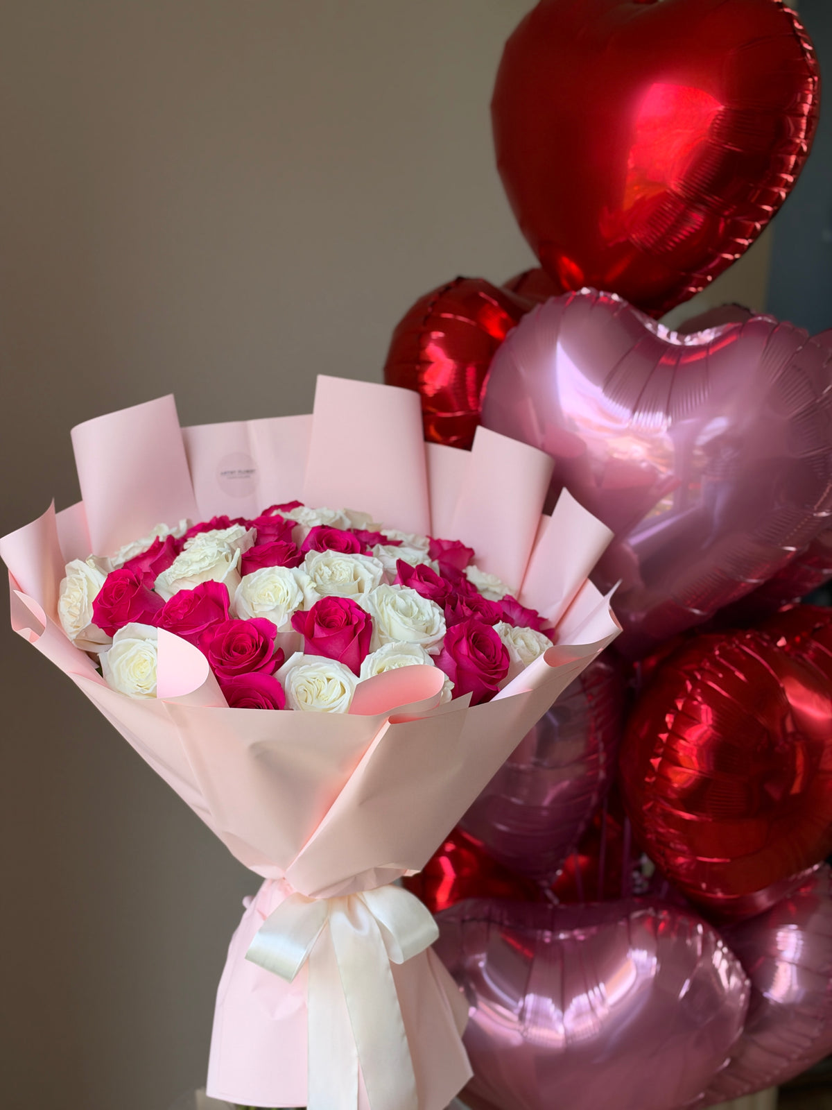 35 White & Hot Pink Roses & Balloons Celebration Set