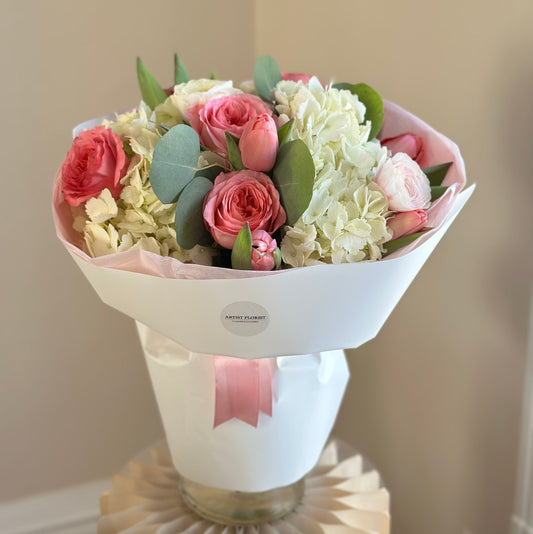 Blushing Elegance – Pink & White Bloom Bouquet