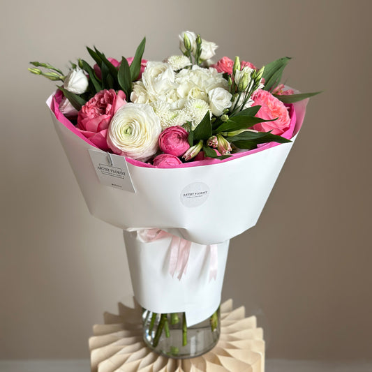 Deluxe Mixed Bouquet – Hydrangea, Ranunculus, Lisianthus, Garden Spray Roses & Alstroemeria