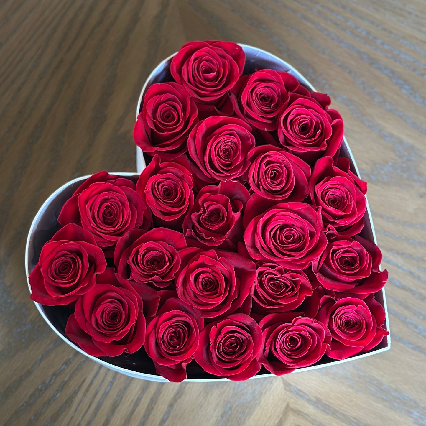 Love You – Two Dozen Red Roses Box