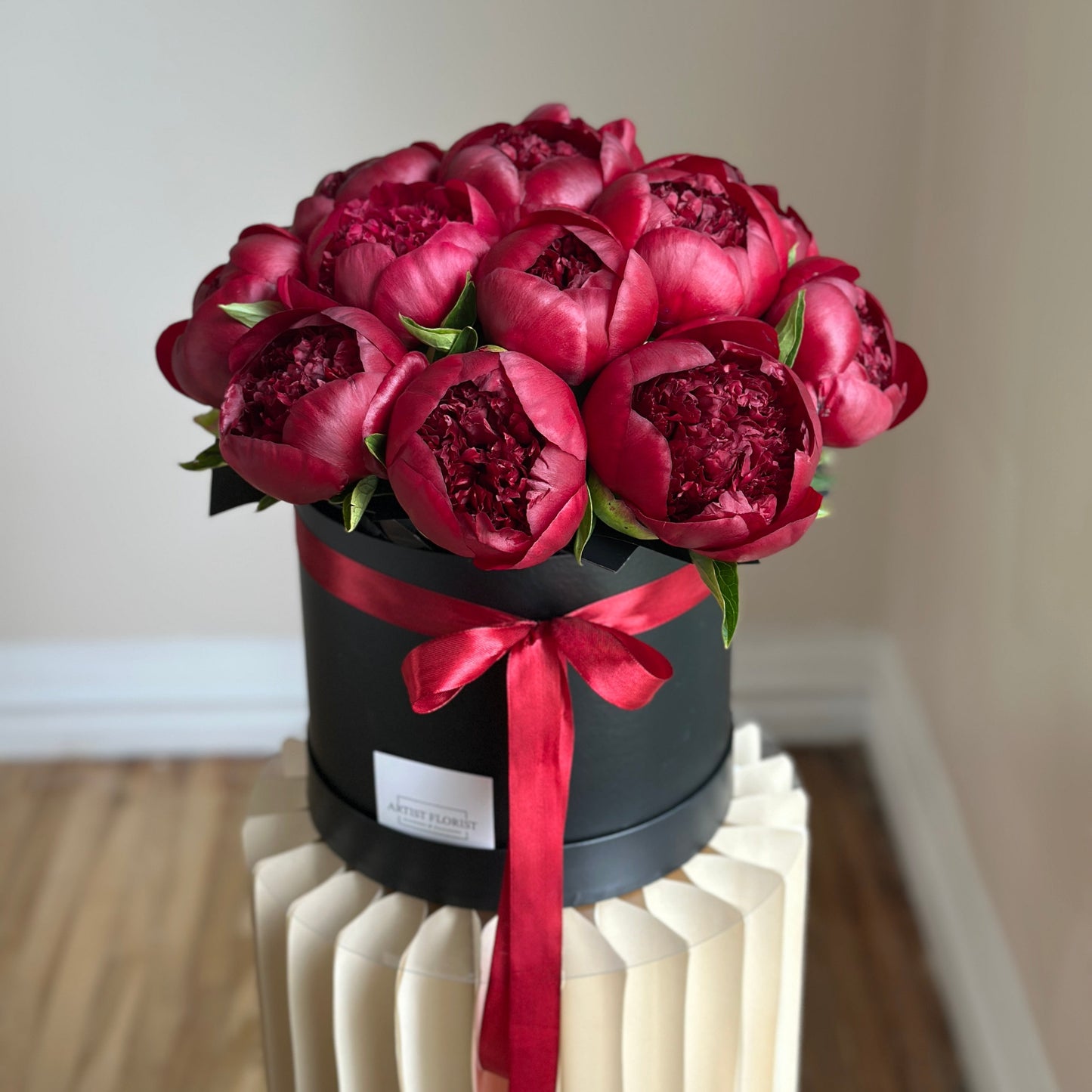 Midnight Romance – 15 Burgundy Peonies in Black Hat Box