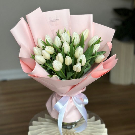 25 Fresh White Tulips